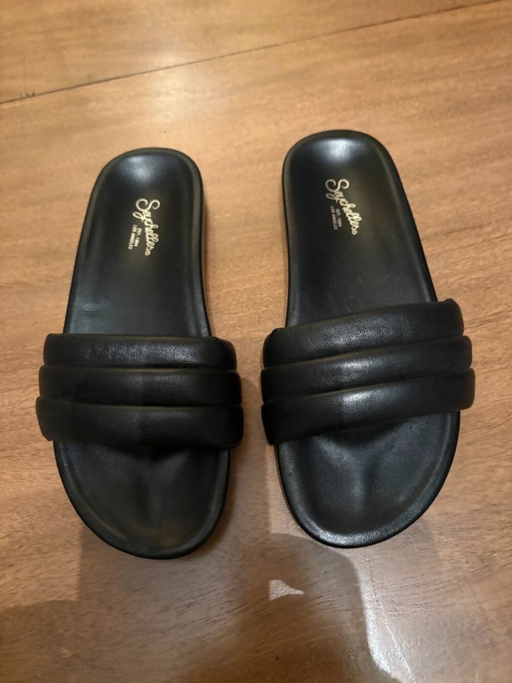 NWOT Seychelles Midnight Black Leather Slide Sandals. Size 7